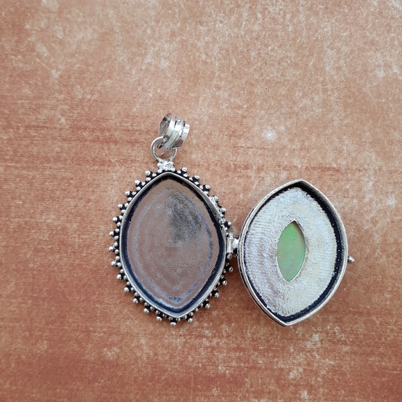 New Amazing Rainbow Topaz 925 Silver Poison Pendant. - Picture 7 of 8